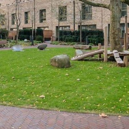 Superb 1 Bedroom Apartment 3Mins From Tube Station London Bagian luar foto