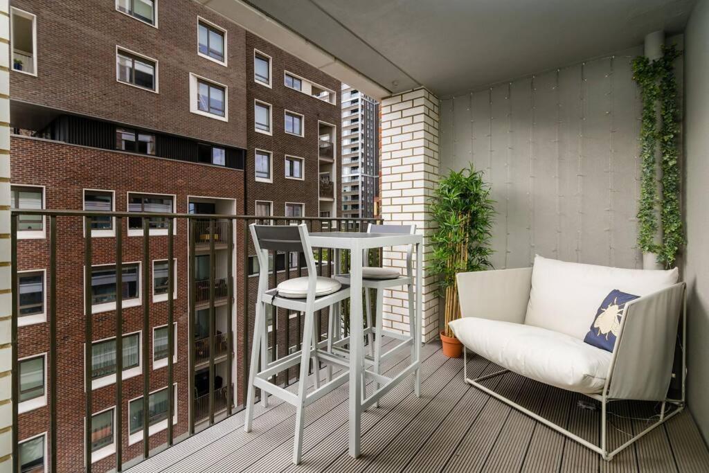 Superb 1 Bedroom Apartment 3Mins From Tube Station London Bagian luar foto